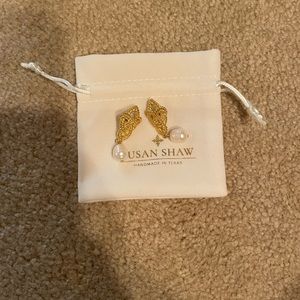 Susan Shaw pearl earrings